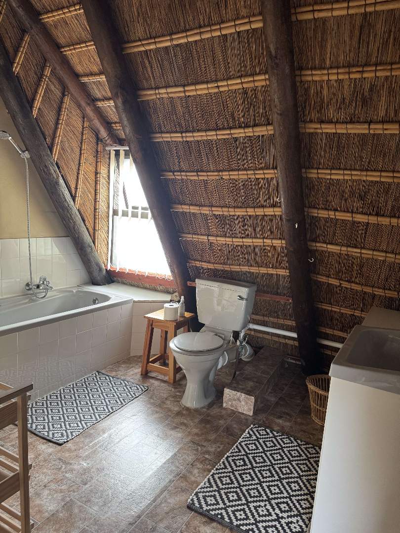 To Let 4 Bedroom Property for Rent in Stilbaai Western Cape